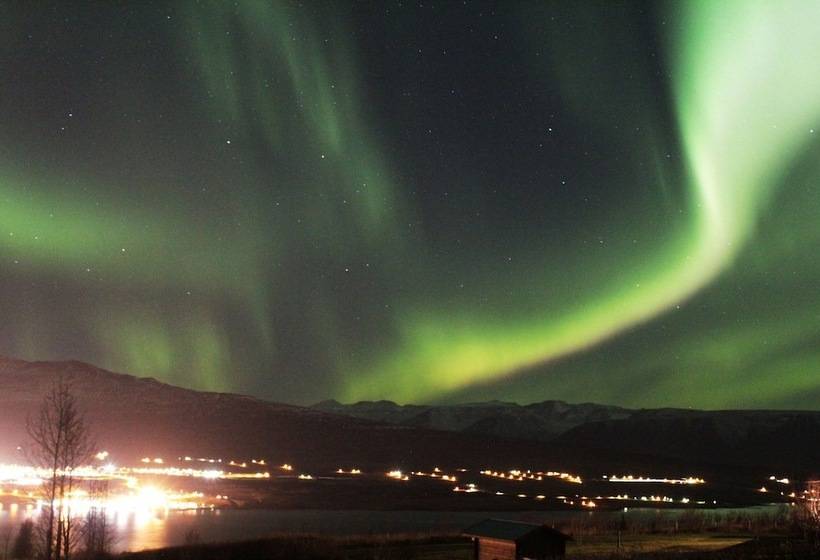 هتل Akureyri Log Cottage