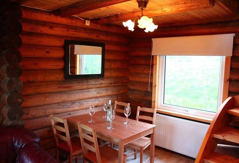 هتل Akureyri Log Cottage