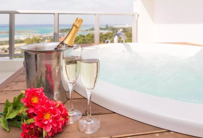 Hotelli Coldio Onna Hills