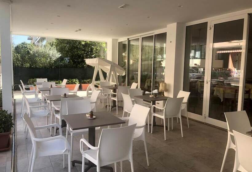 فندق Pensione Elena