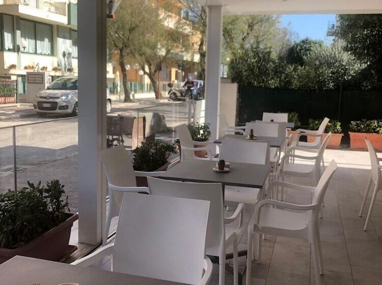 فندق Pensione Elena