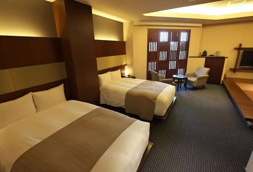 Hotelli Ryotei Matsuya Honkan Suizenji