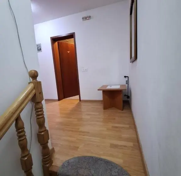 ペンション Mirna Noć   Dvosobna Soba