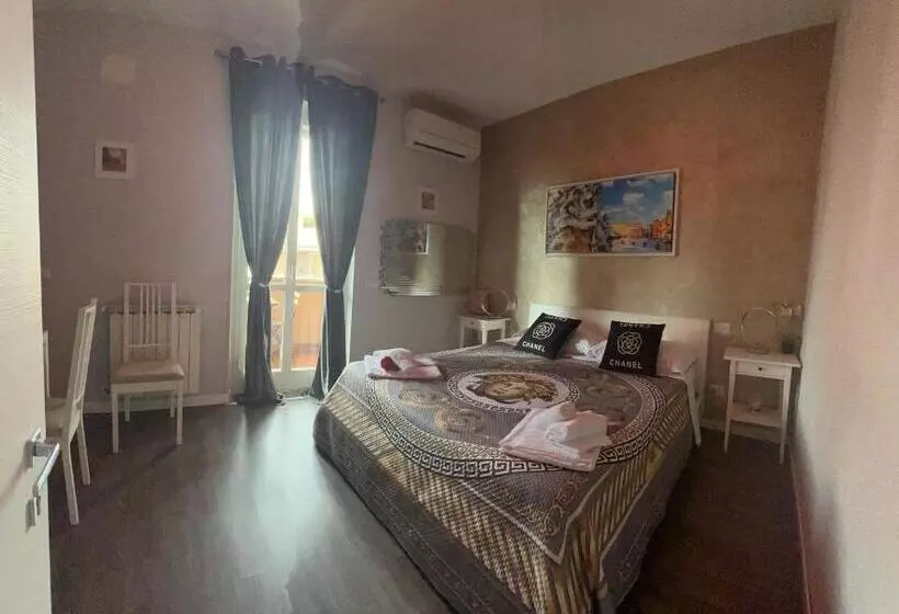هتل A 2 Passi Dai Musei Luxury Guest House