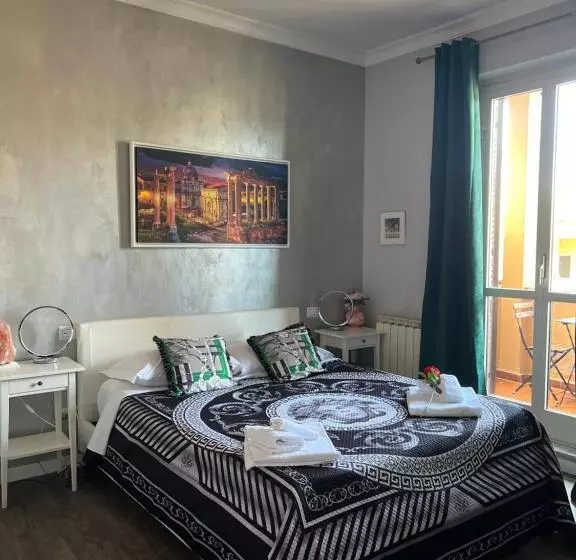 هتل A 2 Passi Dai Musei Luxury Guest House
