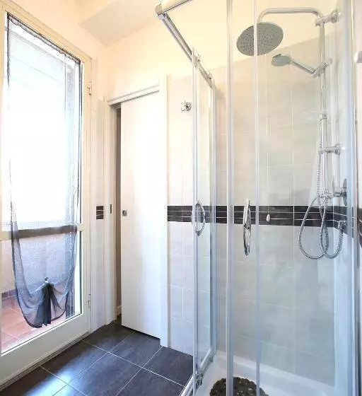 هتل A 2 Passi Dai Musei Luxury Guest House