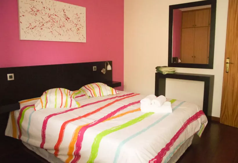 Hotelli Casas Da Avenida E Do Pico