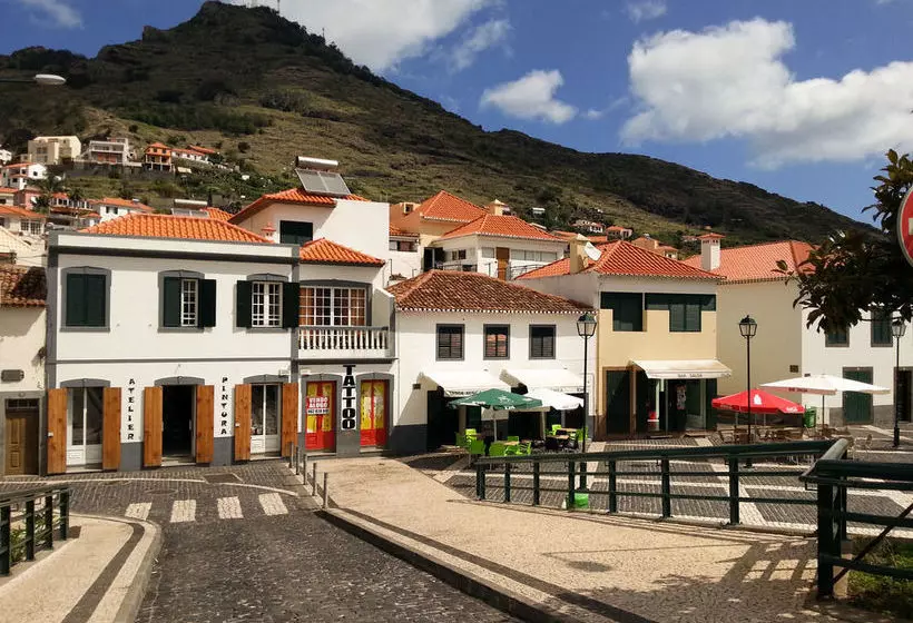 Hotelli Casas Da Avenida E Do Pico