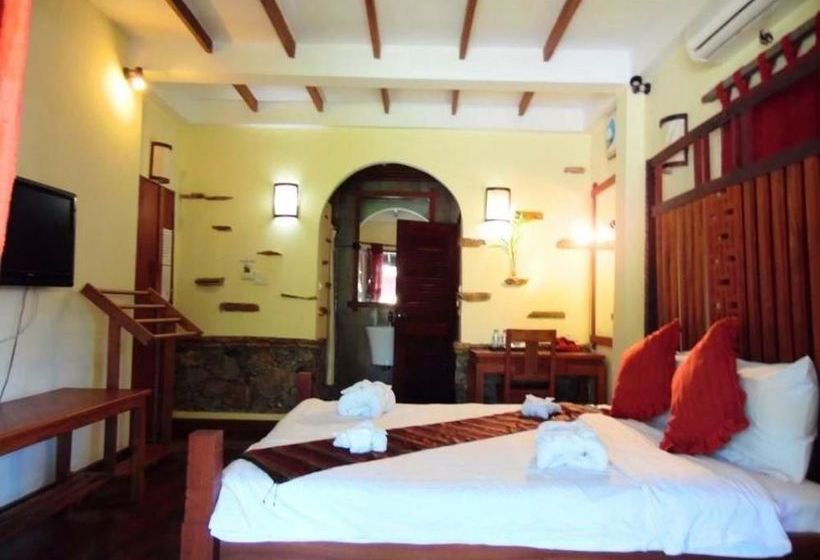 هتل Chaluenxay Villa