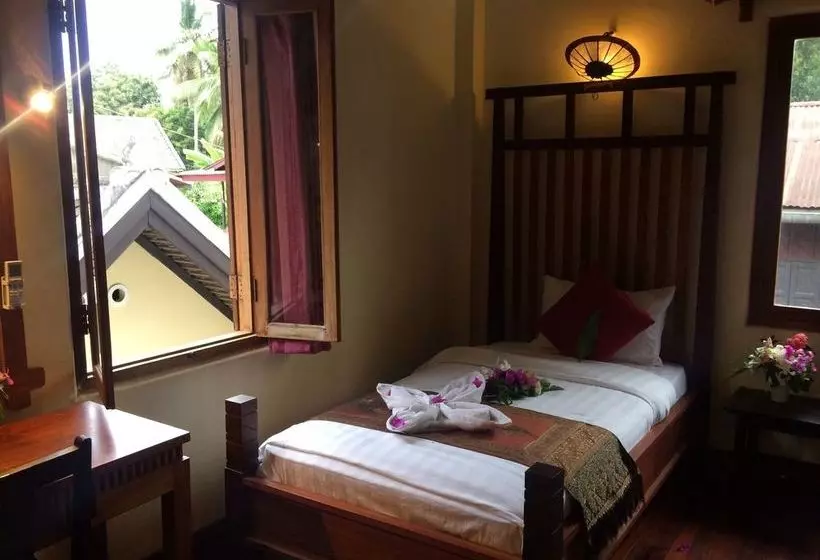 هتل Chaluenxay Villa