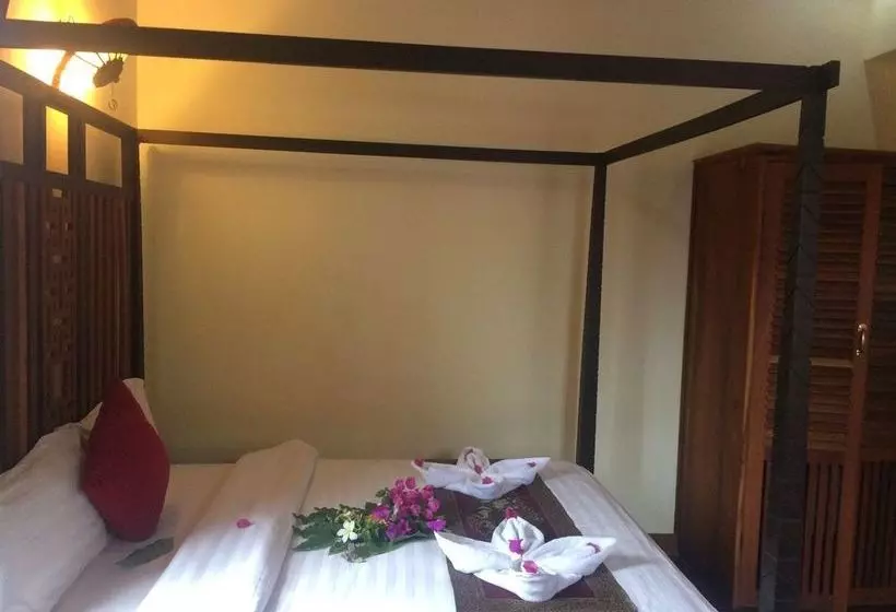 هتل Chaluenxay Villa