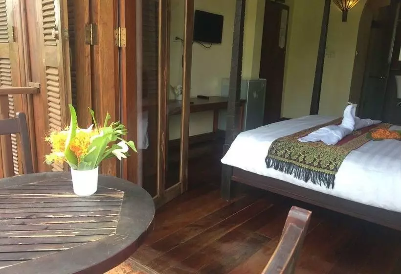 هتل Chaluenxay Villa