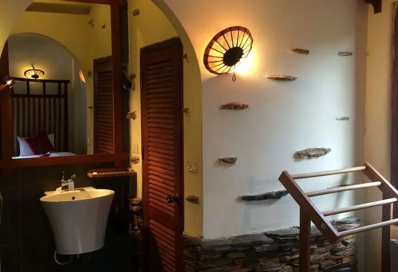 هتل Chaluenxay Villa