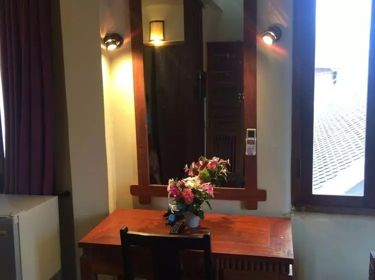 هتل Chaluenxay Villa