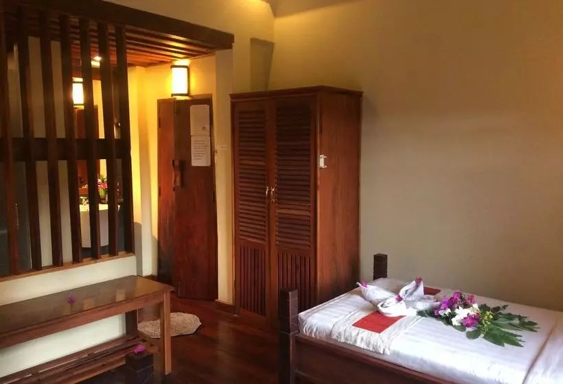 هتل Chaluenxay Villa