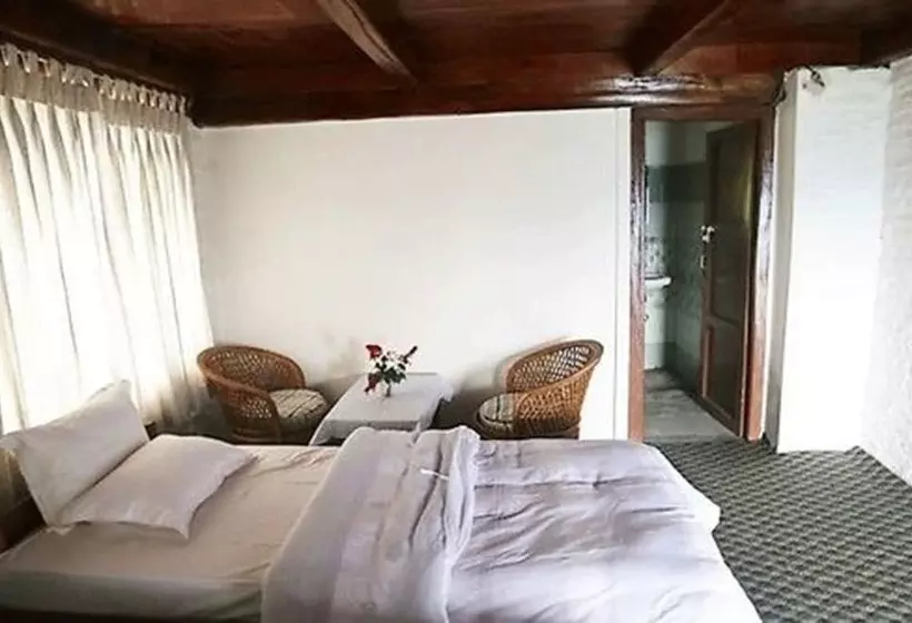 هتل Dhampus Village Eco Lodge
