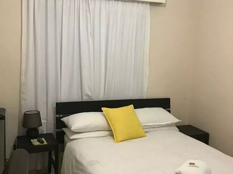 هتل Essence Of Africa Guesthouse