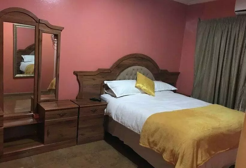 هتل Essence Of Africa Guesthouse