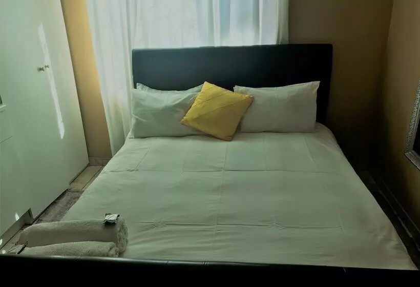 هتل Essence Of Africa Guesthouse