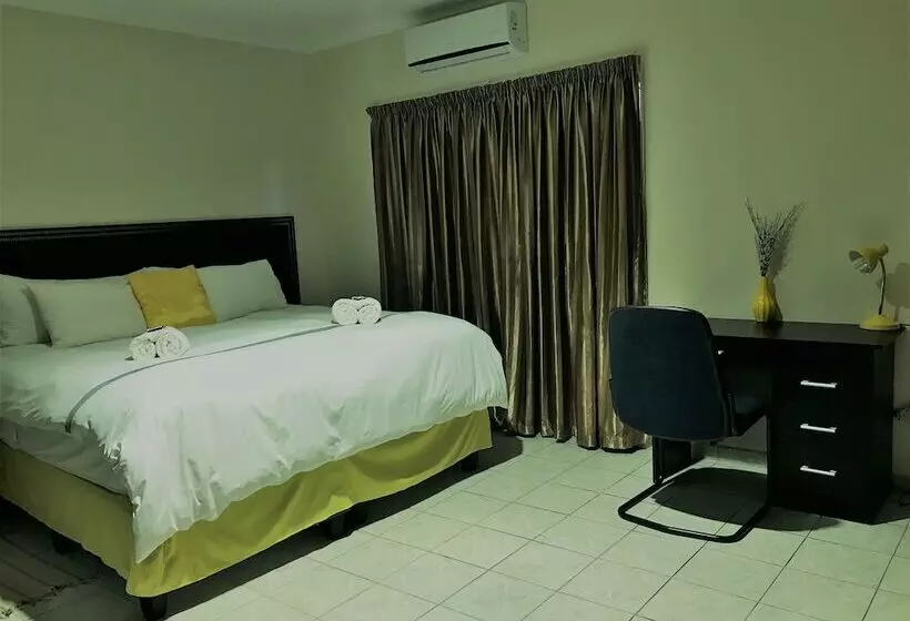 هتل Essence Of Africa Guesthouse