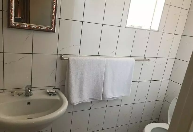 هتل Essence Of Africa Guesthouse