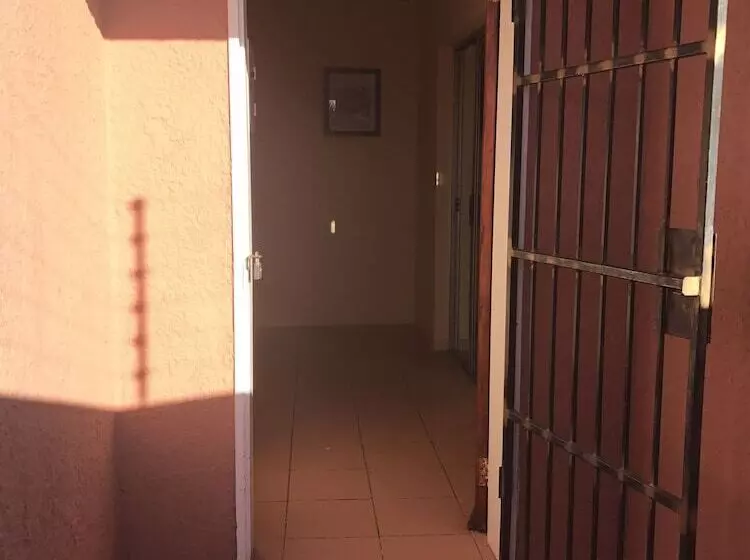 هتل Essence Of Africa Guesthouse