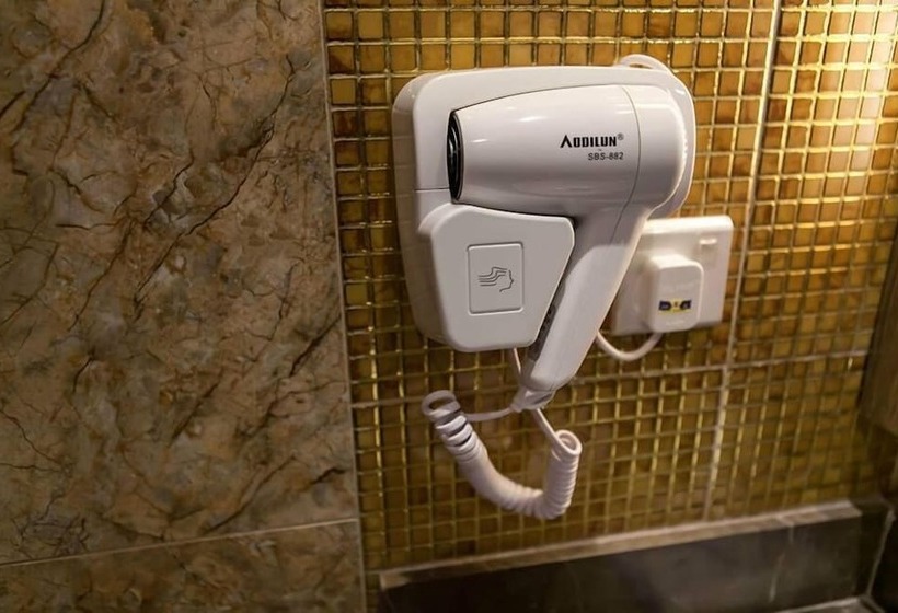 هتل Golden Valley