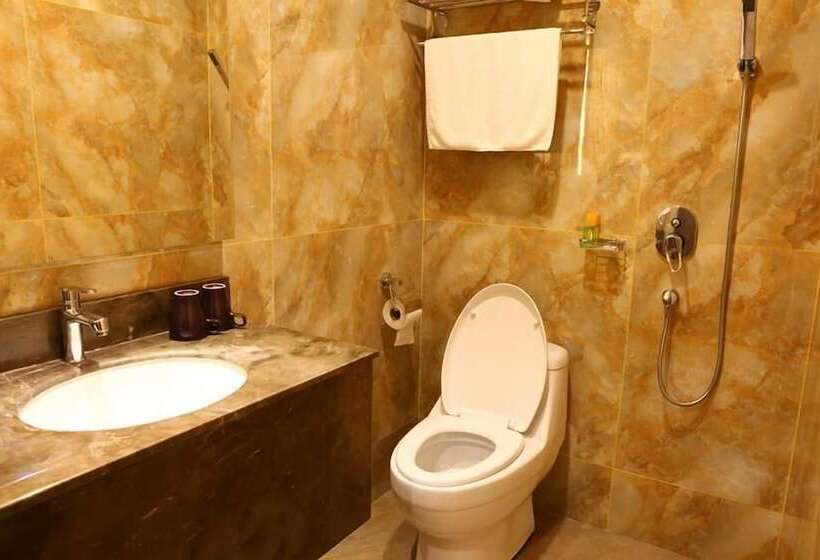 هتل Golden Valley