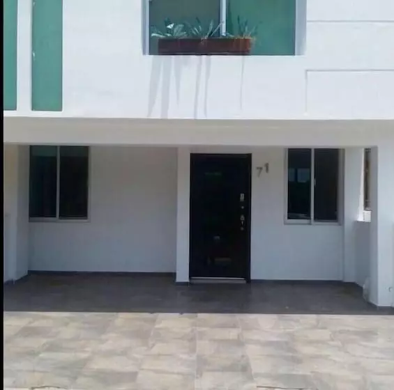 ホテル Guadalupe Inn House