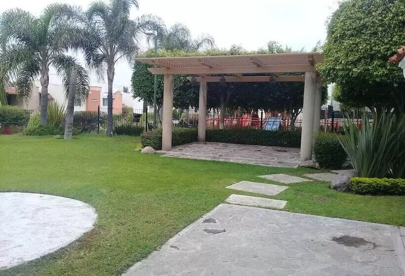ホテル Guadalupe Inn House
