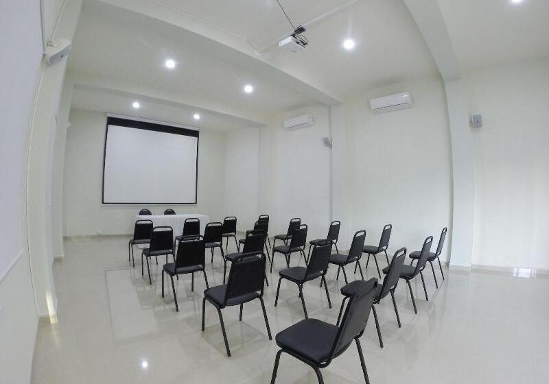 فندق Maioris La Paz