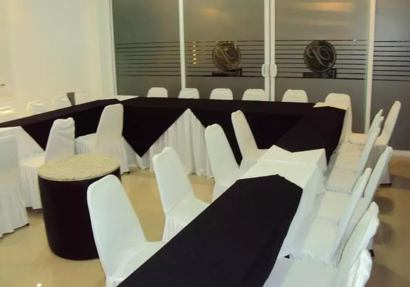 ホテル Maioris La Paz