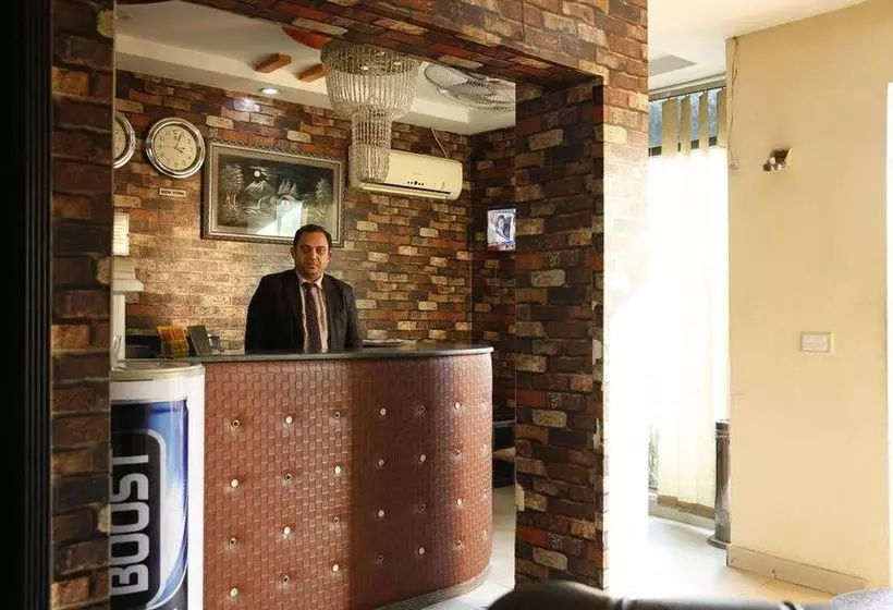 Mall View Hotel Gulberg