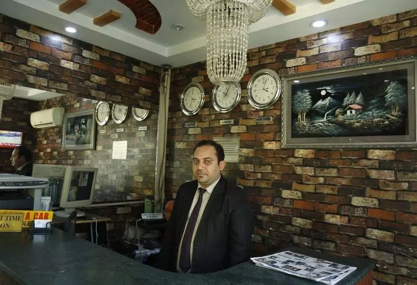 Mall View Hotel Gulberg