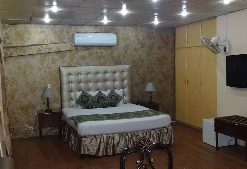 Mall View Hotel Gulberg