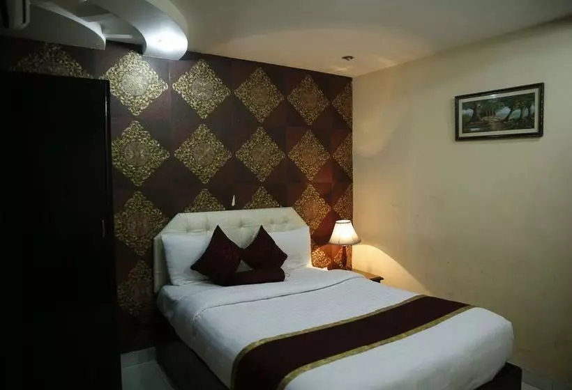 Mall View Hotel Gulberg