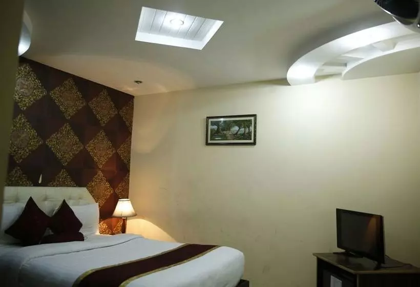 Mall View Hotel Gulberg