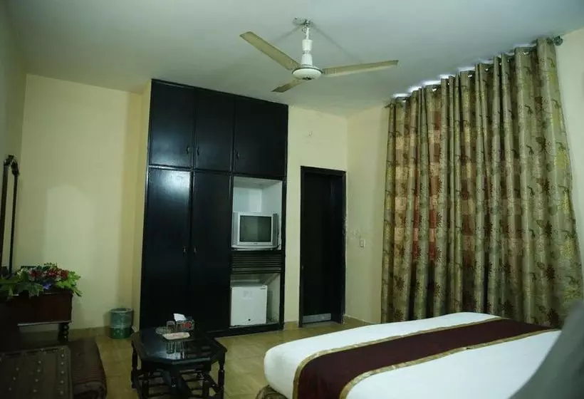 Mall View Hotel Gulberg