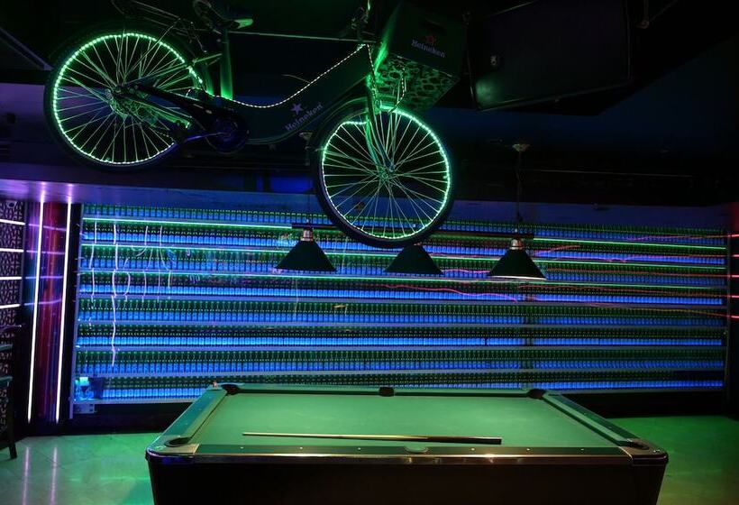 Отель Manhattan Avenue