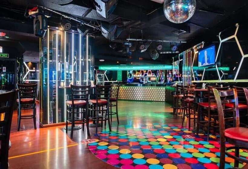 Отель Manhattan Avenue