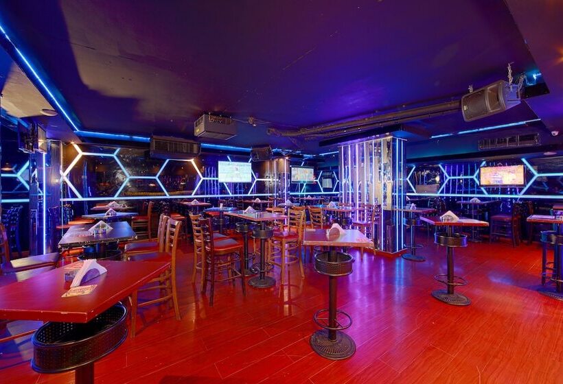 Отель Manhattan Avenue