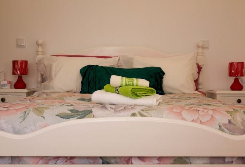 בית מלון כפרי Mocho Guesthouse