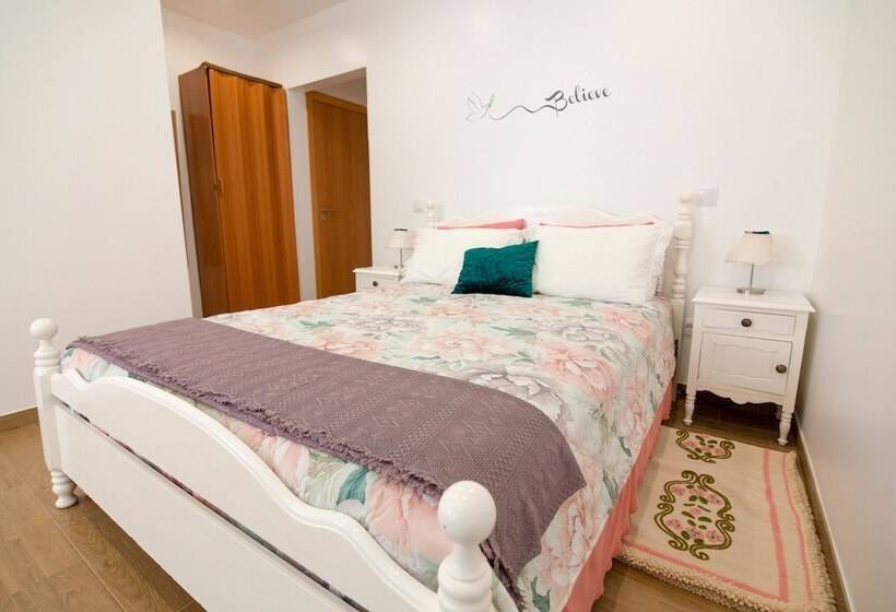 בית מלון כפרי Mocho Guesthouse