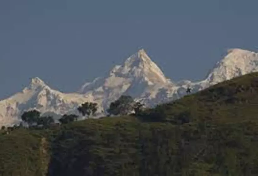 هتل Saathi