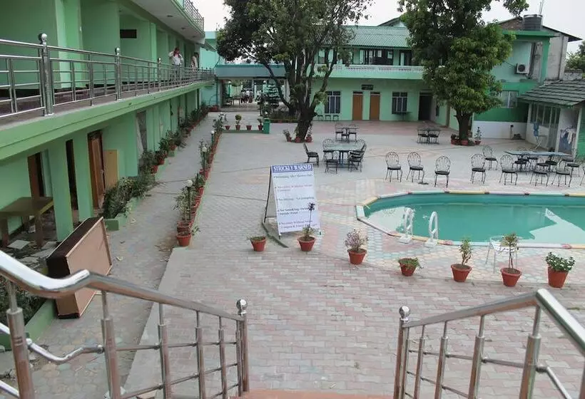 هتل Saathi