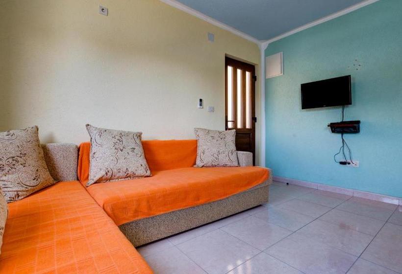 هتل Tale House Montenegro