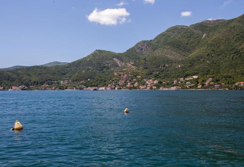 هتل Tale House Montenegro