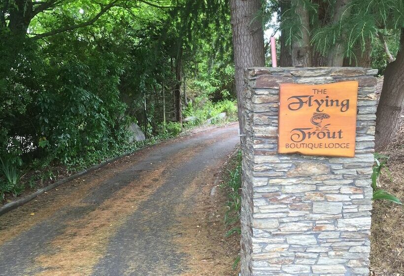 בית מלון כפרי The Flying Trout Boutique Lodge