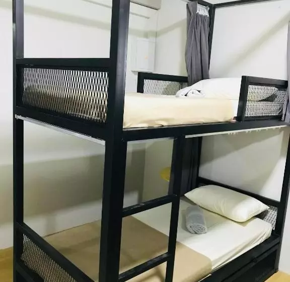 ホテル The Good Travelers Hostel   Kl Airport