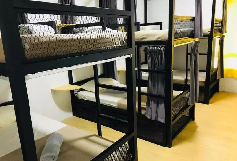 ホテル The Good Travelers Hostel   Kl Airport